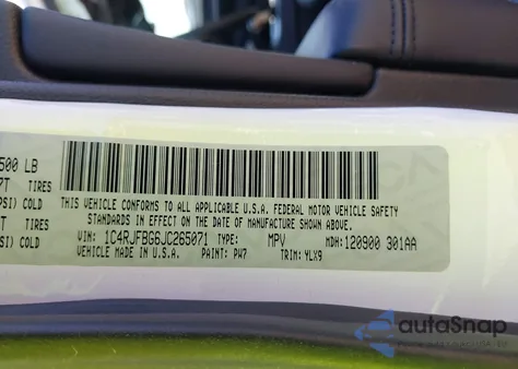 2018 Jeep Grand Cherokee Sterling Edition 4X4 z USA, uszkodzony, nr VIN 1C4RJFBG6JC265071